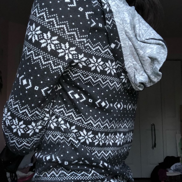 Cute winter sweater - Picture 3 of 3